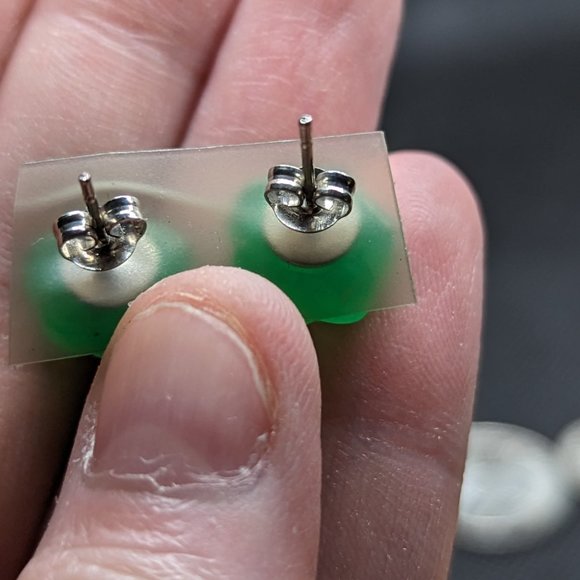 Jade carved earrings - Picture 3 of 4